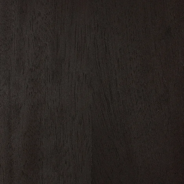 Saddle Black em Iroko
